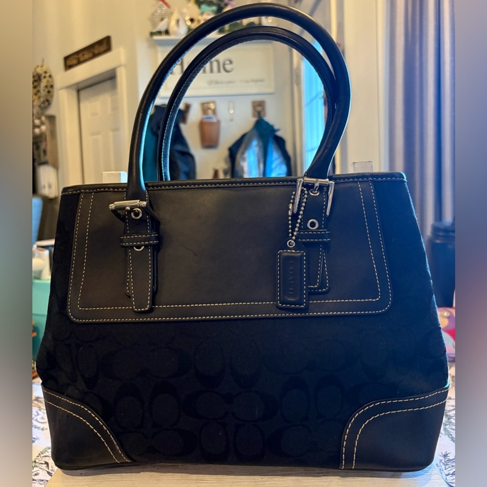 Elegant Black COACH Handbag